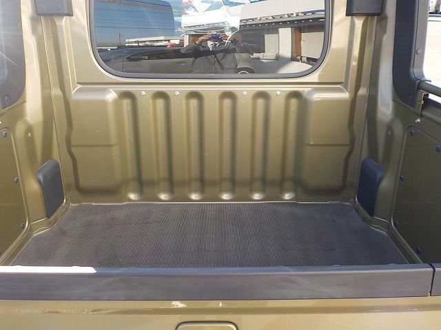 DAIHATSU ATRAI DECKVAN 4WD 2022 Image 31