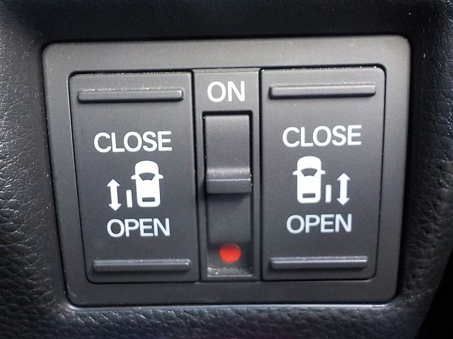 HONDA N BOX CUSTOM 2018 Image 31