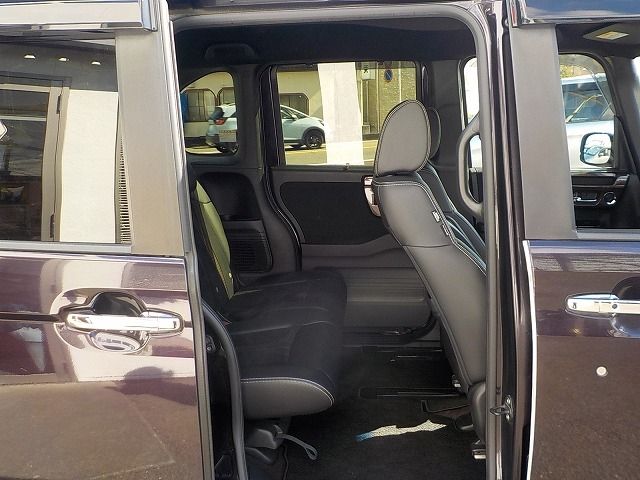 HONDA N BOX CUSTOM 2018 Image 31