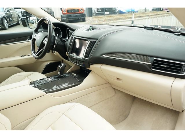 MASERATI LEVANTE 2017 Image 31