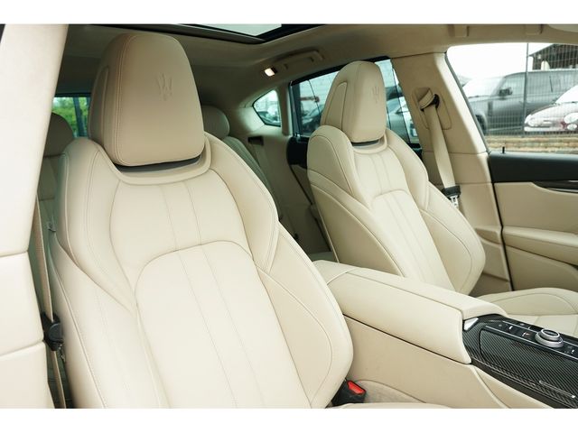 MASERATI LEVANTE 2017 Image 31