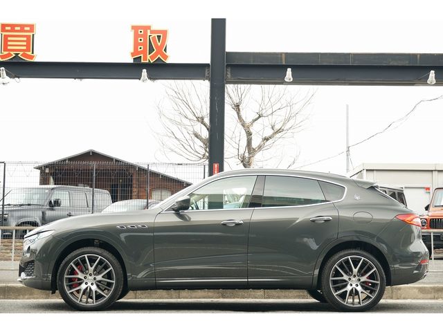 MASERATI LEVANTE 2017 Image 31