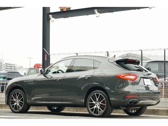 MASERATI LEVANTE 2017 Image 31