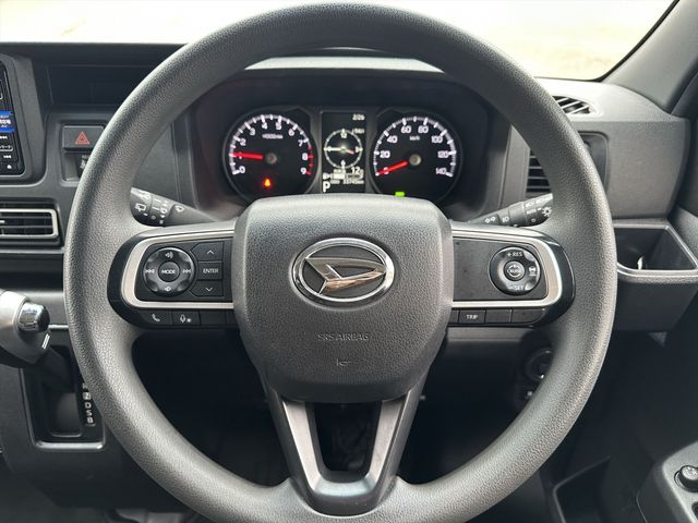 DAIHATSU ATRAI VAN 4WD 2022 Image 31