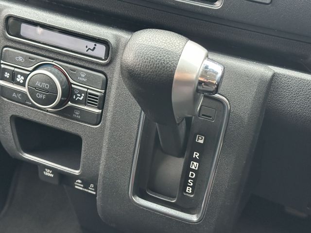 DAIHATSU ATRAI VAN 4WD 2022 Image 31