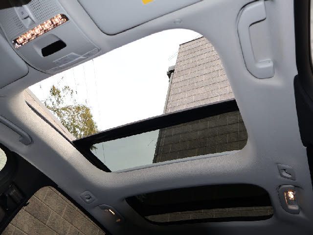 MERCEDES BENZ E CLAS 2021 Image 31