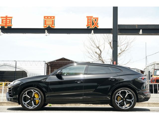 LAMBORGHINI URUS 2022 Image 31