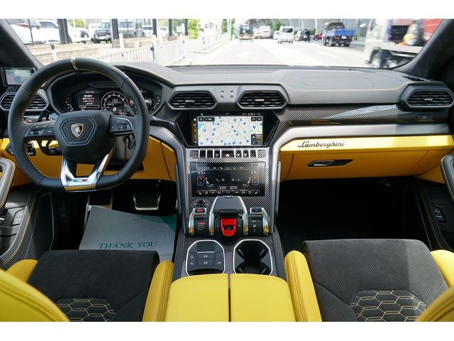 LAMBORGHINI URUS 2022 Image 31