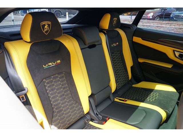 LAMBORGHINI URUS 2022 Image 31