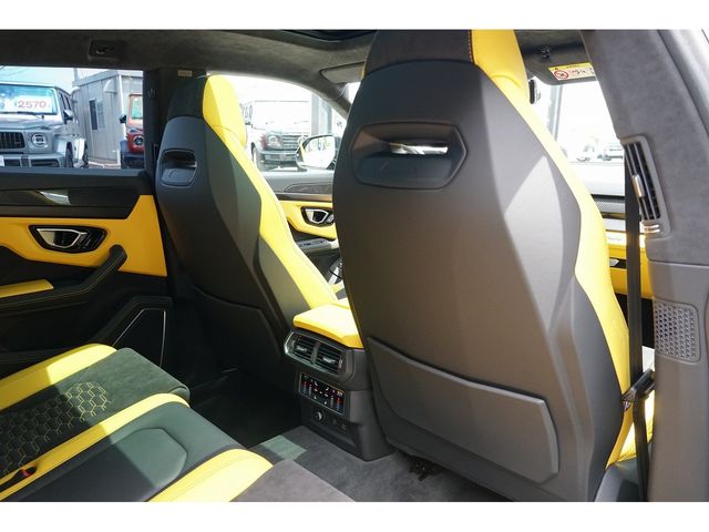 LAMBORGHINI URUS 2022 Image 31