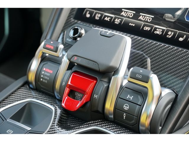 LAMBORGHINI URUS 2022 Image 31