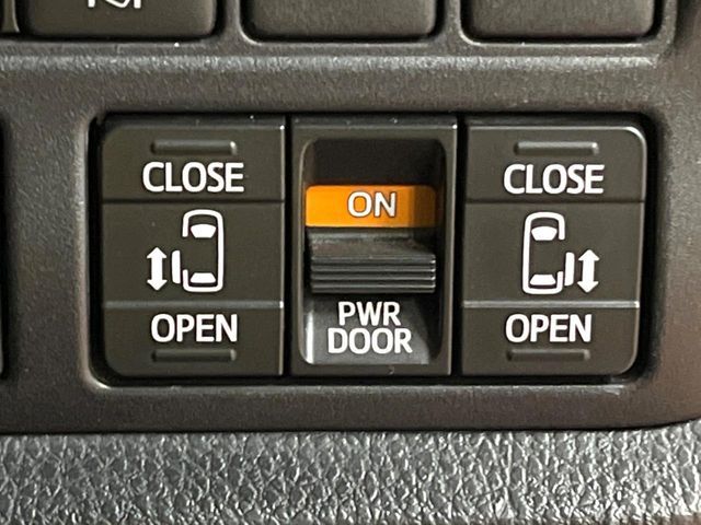 TOYOTA VOXY 2019 Image 31