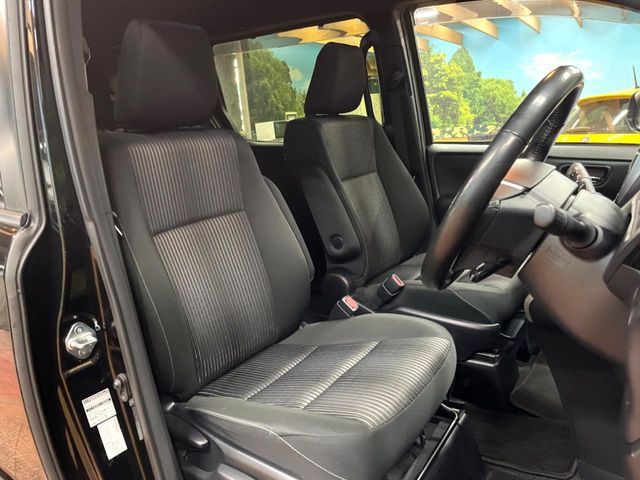 TOYOTA VOXY 2019 Image 31