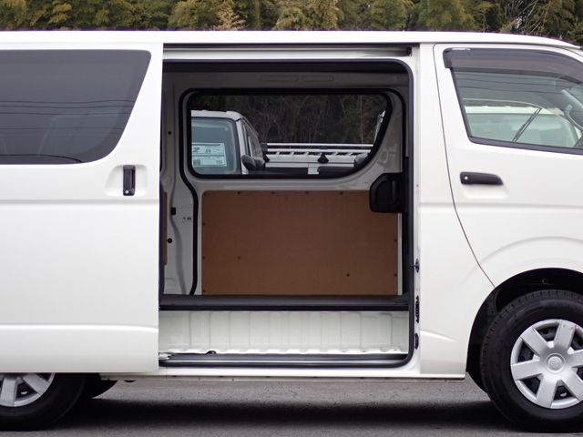 TOYOTA REGIUSACE VAN 1.25T 2019 Image 31