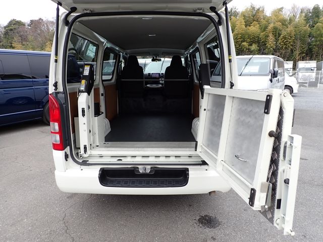 TOYOTA REGIUSACE VAN 1.25T 2019 Image 31