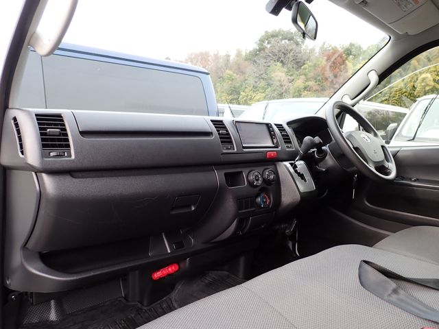 TOYOTA REGIUSACE VAN 1.25T 2019 Image 31