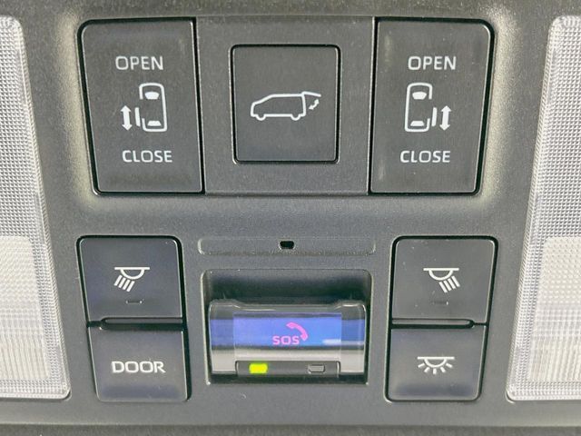 TOYOTA VOXY HYBRID 2023 Image 31