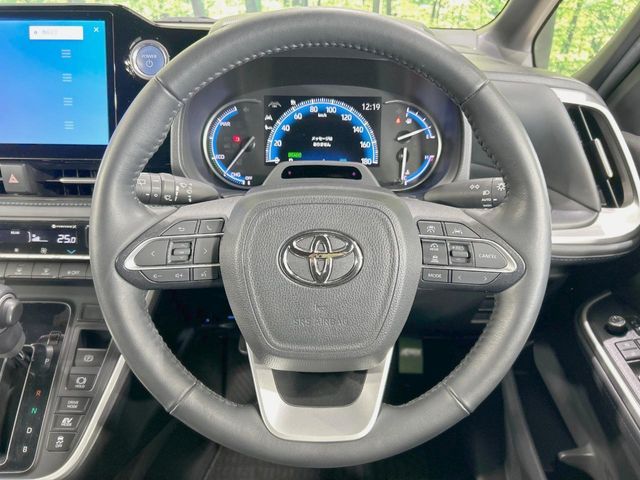 TOYOTA VOXY HYBRID 2023 Image 31