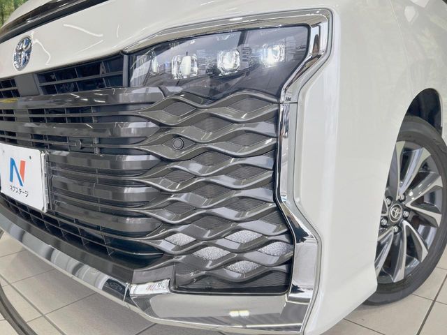 TOYOTA VOXY HYBRID 2023 Image 31