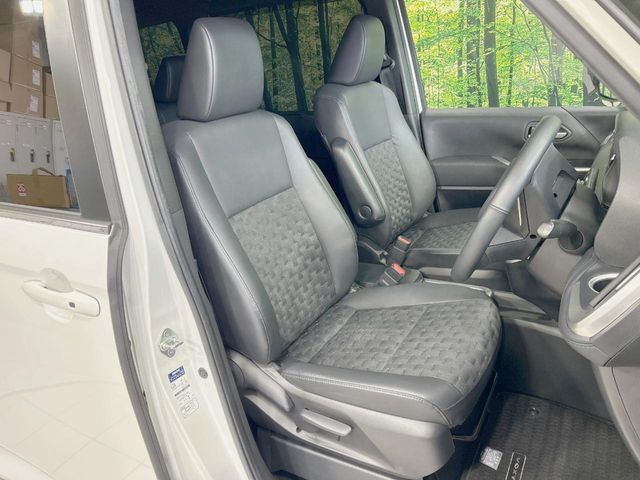 TOYOTA VOXY HYBRID 2023 Image 31