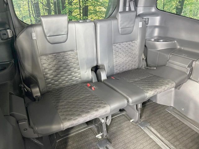 TOYOTA VOXY HYBRID 2023 Image 31