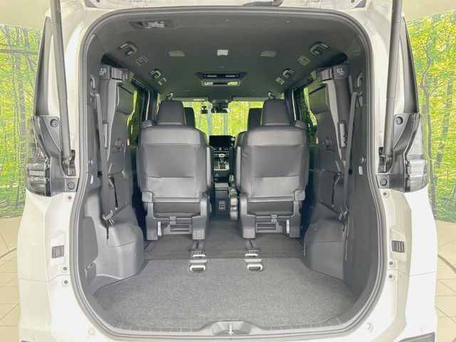 TOYOTA VOXY HYBRID 2023 Image 31