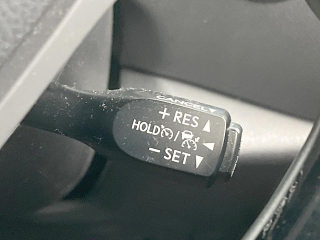 TOYOTA C-HR 2017 Image 31