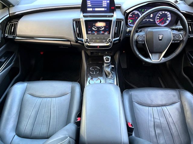 TOYOTA CROWN SEDAN HYBRID 2018 Image 31