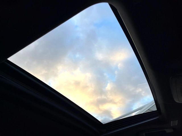 TOYOTA CROWN SEDAN HYBRID 2018 Image 31