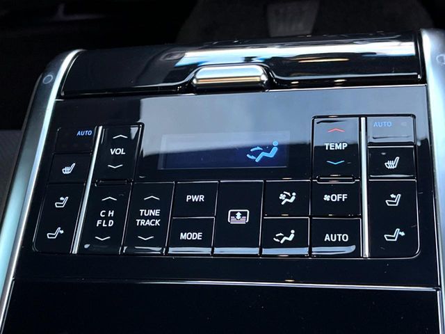 TOYOTA CROWN SEDAN HYBRID 2018 Image 31