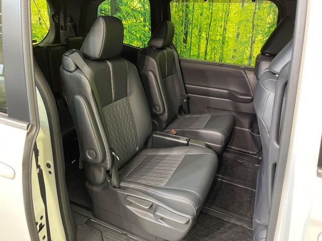 TOYOTA NOAH 2022 Image 31