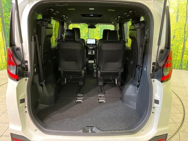 TOYOTA NOAH 2022 Image 31