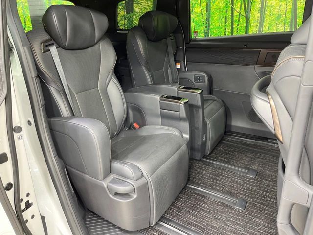 TOYOTA ALPHARD HYBRID 2023 Image 31