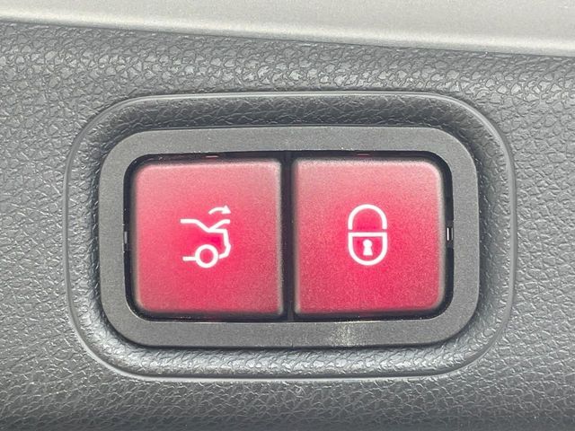 MERCEDES BENZ E CLAS 2018 Image 31