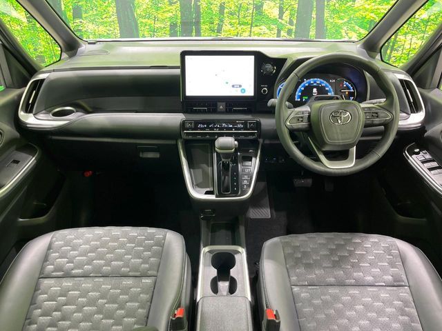 TOYOTA VOXY HYBRID 2024 Image 31