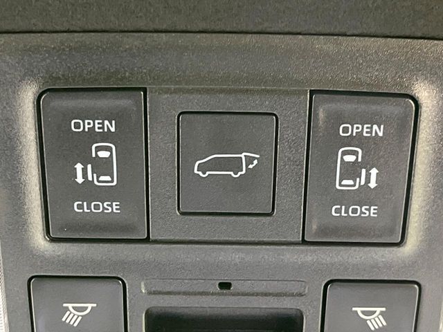 TOYOTA VOXY HYBRID 2024 Image 31