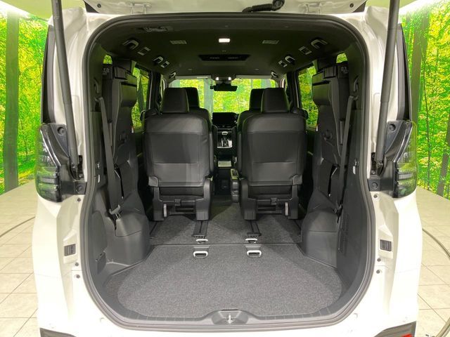 TOYOTA VOXY HYBRID 2024 Image 31