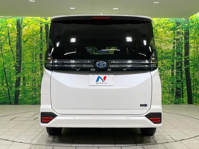 TOYOTA VOXY HYBRID 2024 Image 31