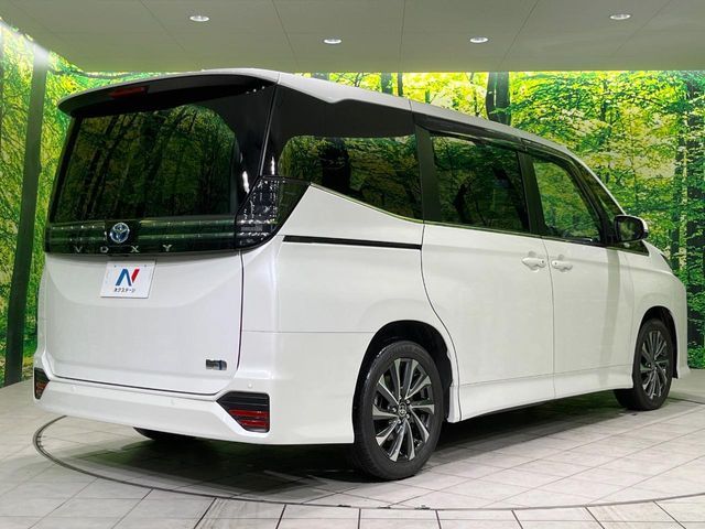 TOYOTA VOXY HYBRID 2024 Image 31