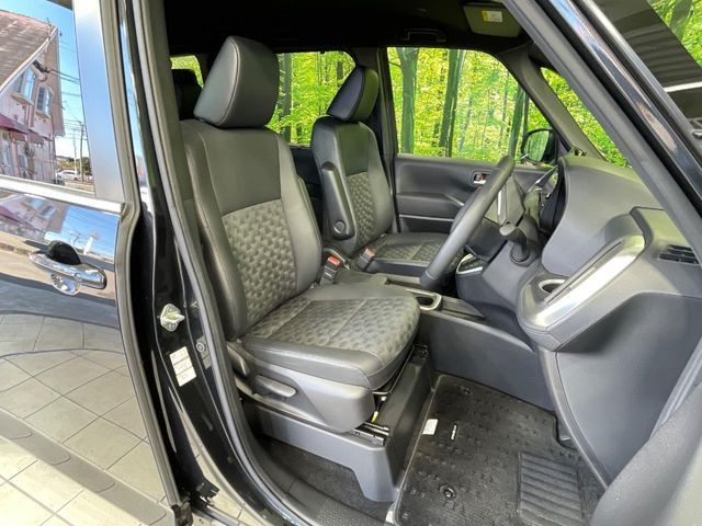 TOYOTA VOXY HYBRID 2022 Image 31