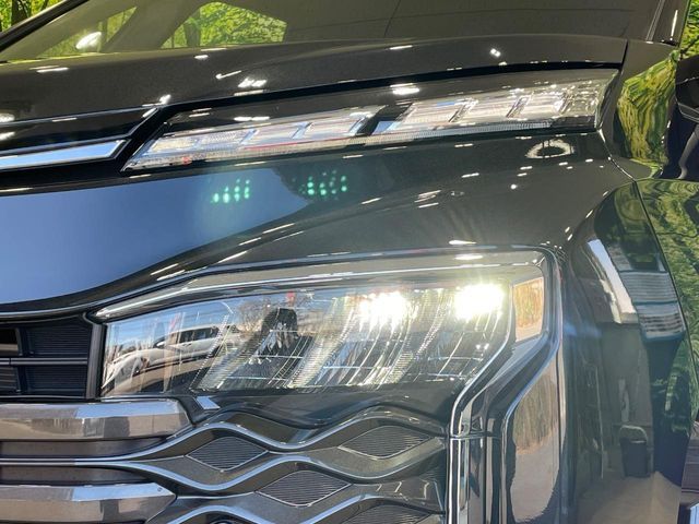 TOYOTA VOXY HYBRID 2022 Image 31