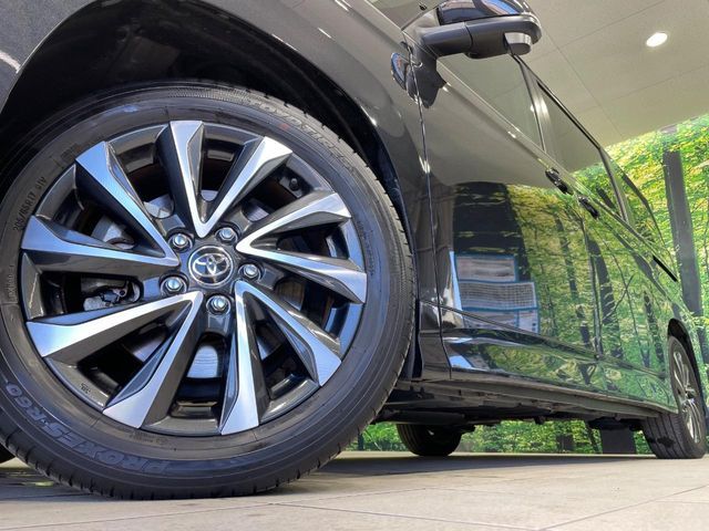 TOYOTA VOXY HYBRID 2022 Image 31