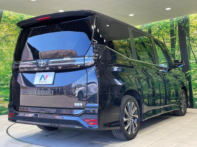 TOYOTA VOXY HYBRID 2022 Image 31
