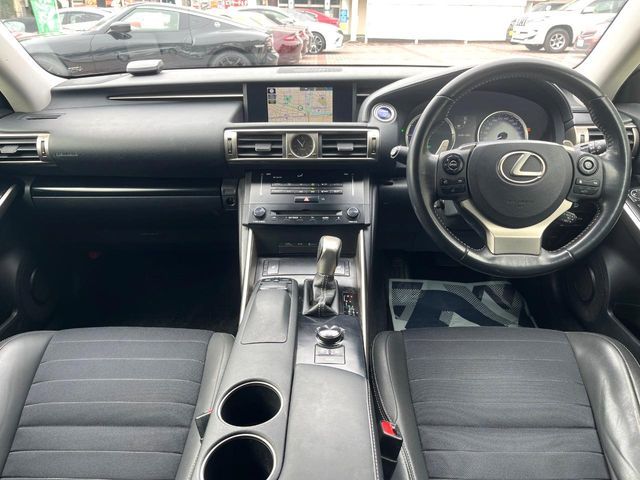 TOYOTA LEXUS IS300H 2014 Image 31