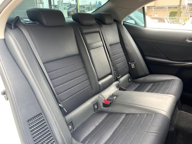 TOYOTA LEXUS IS300H 2014 Image 31