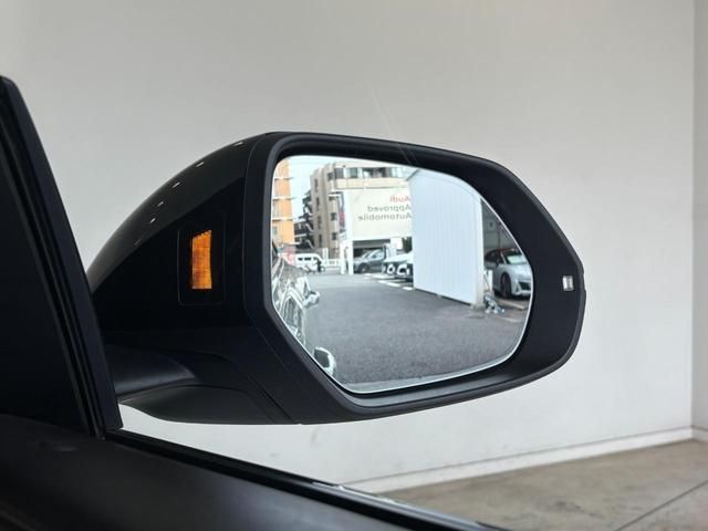 AUDI RS Q8 2024 Image 31