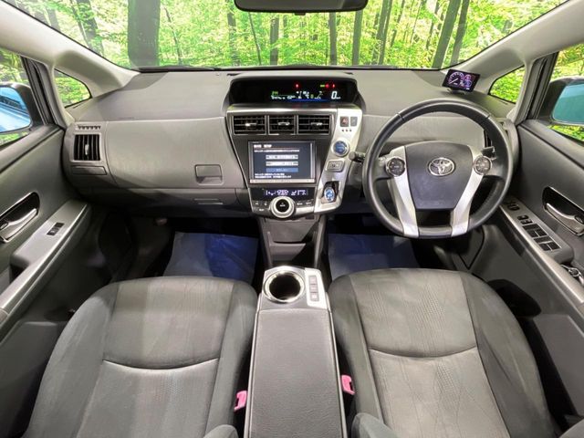 TOYOTA PRIUS ALPHA 2013 Image 31