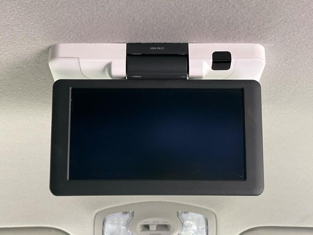 TOYOTA PRIUS ALPHA 2013 Image 31