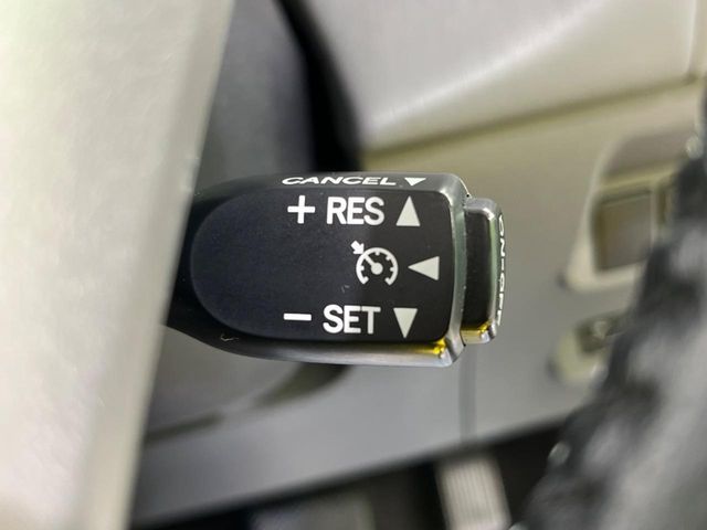 TOYOTA PRIUS ALPHA 2013 Image 31