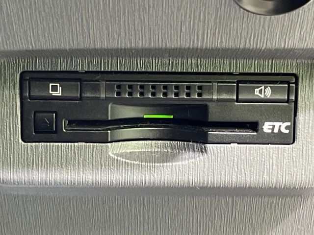 TOYOTA PRIUS ALPHA 2013 Image 31